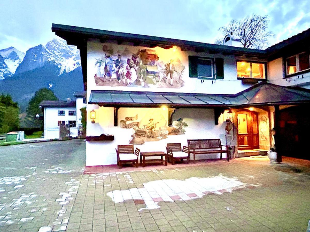Hotel Bergland Грайнау Екстериор снимка