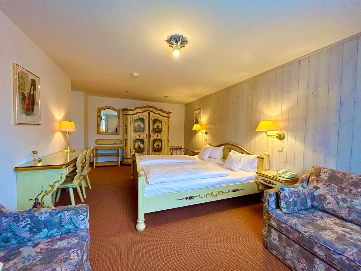 Hotel Bergland Грайнау Екстериор снимка