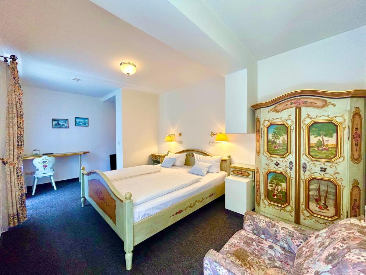 Hotel Bergland Грайнау Екстериор снимка