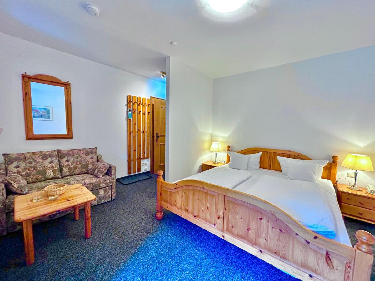 Hotel Bergland Грайнау Екстериор снимка