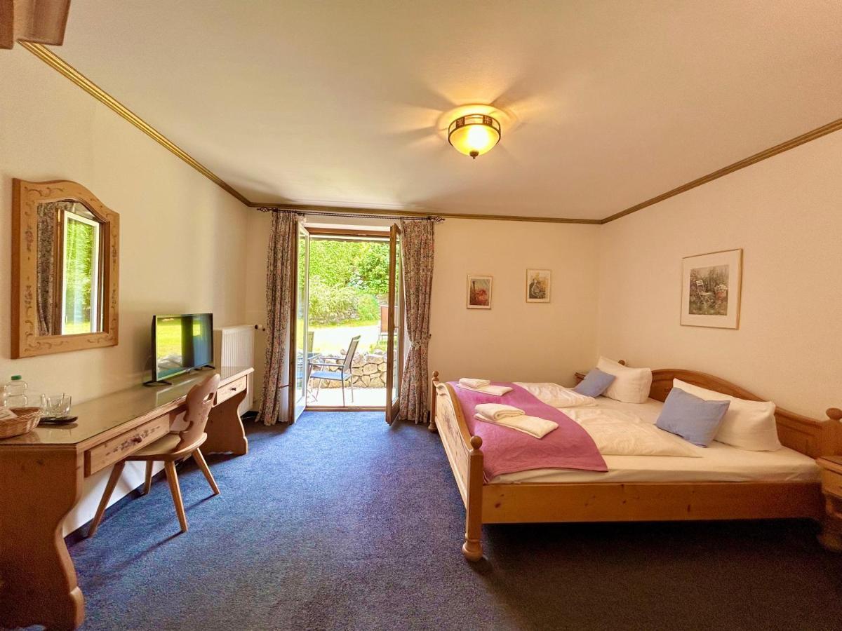 Hotel Bergland Грайнау Екстериор снимка