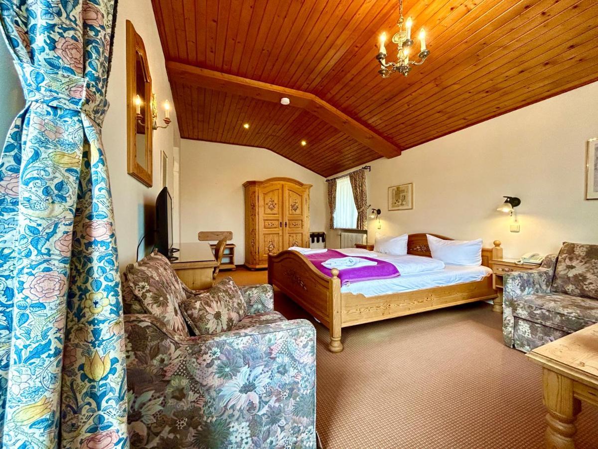 Hotel Bergland Грайнау Екстериор снимка