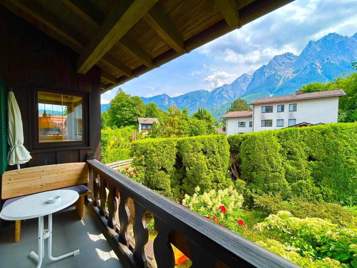 Hotel Bergland Грайнау Екстериор снимка
