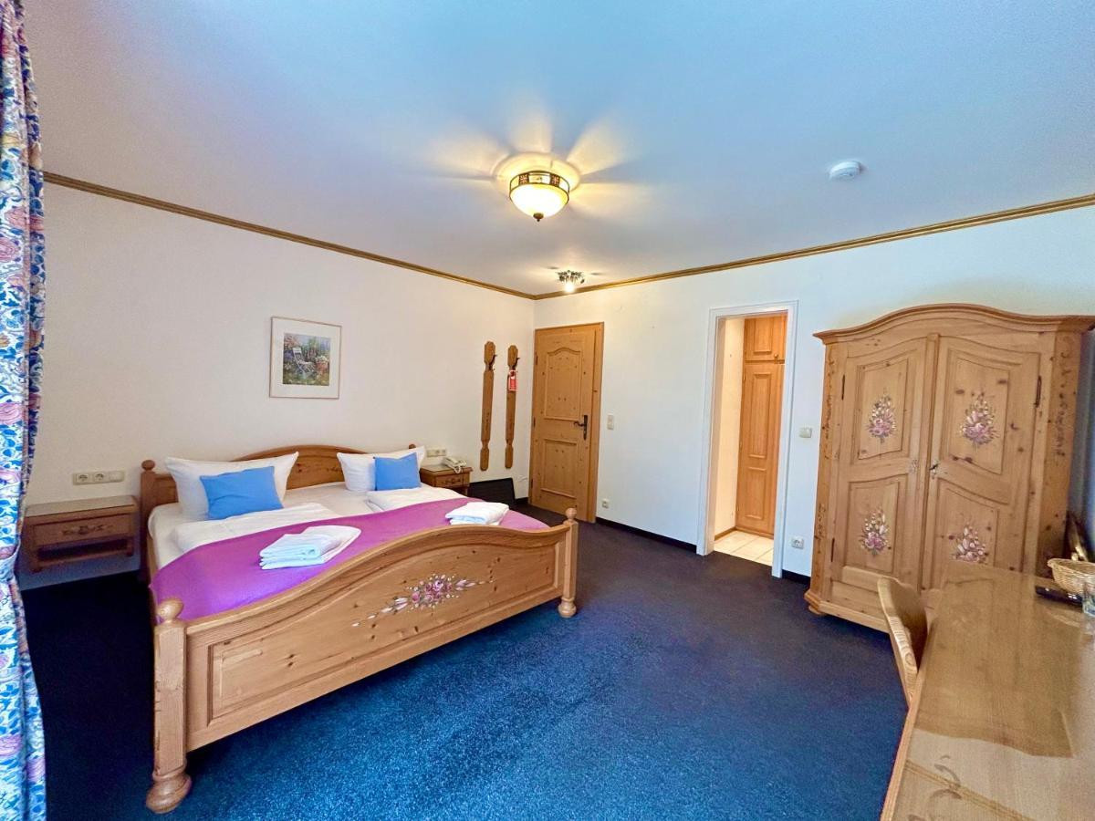 Hotel Bergland Грайнау Екстериор снимка