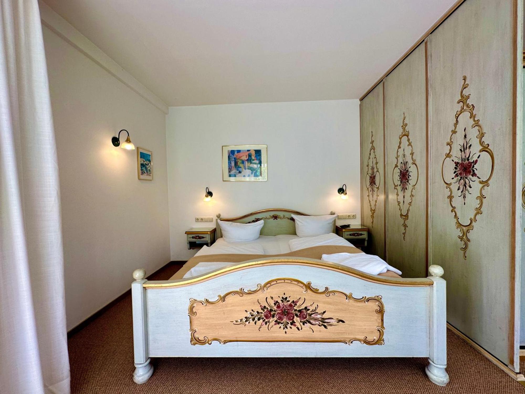 Hotel Bergland Грайнау Екстериор снимка