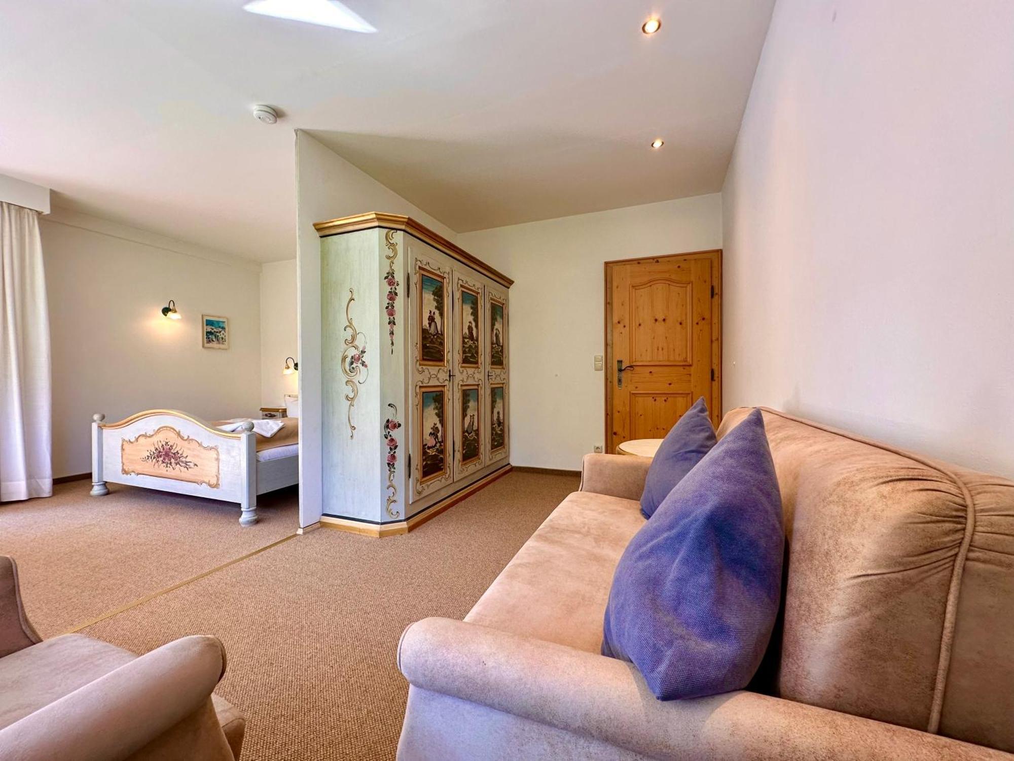 Hotel Bergland Грайнау Екстериор снимка