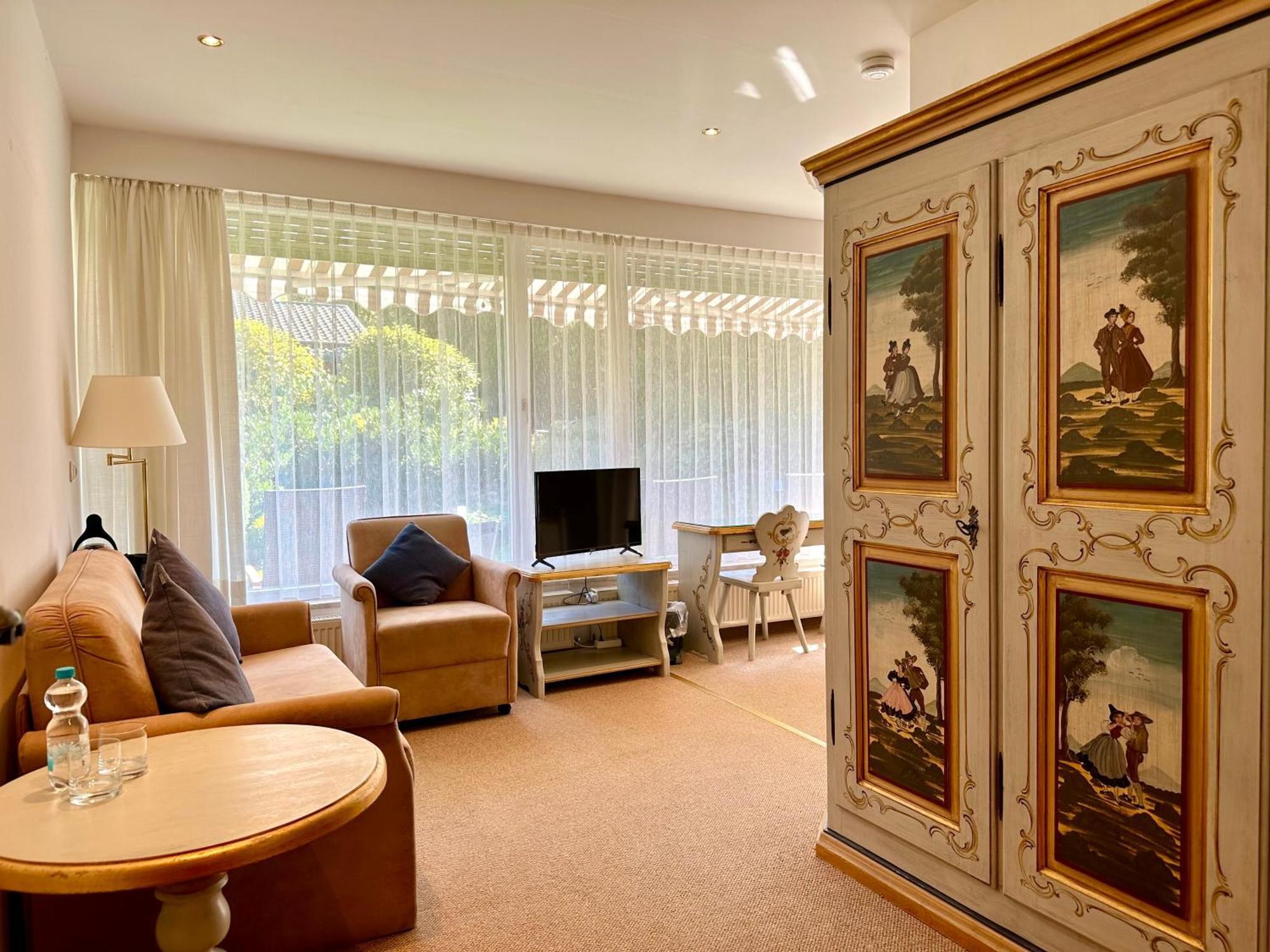 Hotel Bergland Грайнау Екстериор снимка